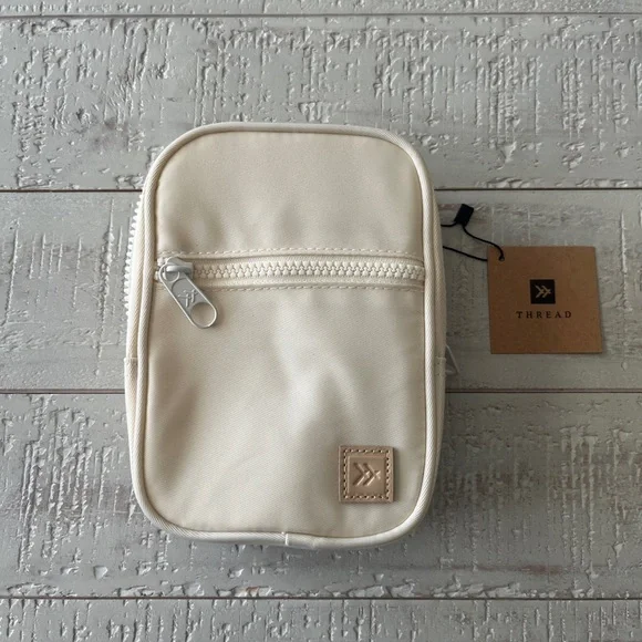 Thread Wallets - Off White Crossbody bag NWT - Picture 1 of 4